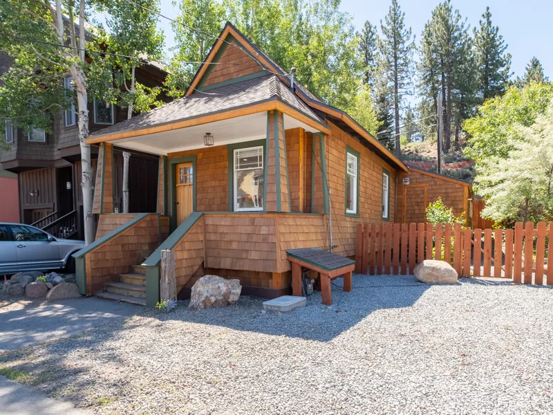 Front of House and Parking-Shabby to Chic Downtown Getaway