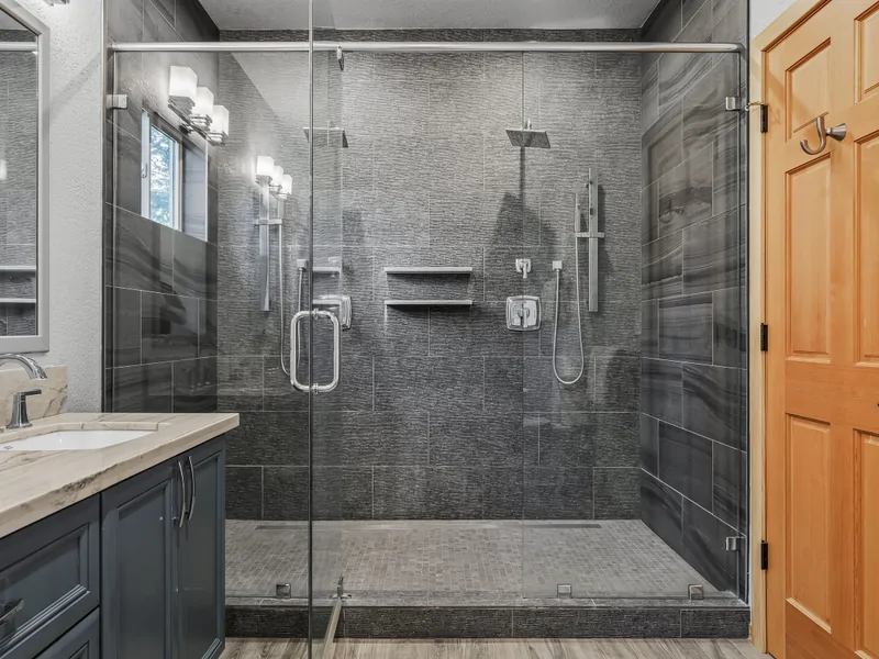 Upstairs Primary Bathroom: Quittin' Time Chalet