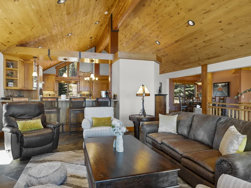 Living Room - Moonridge Lodge
