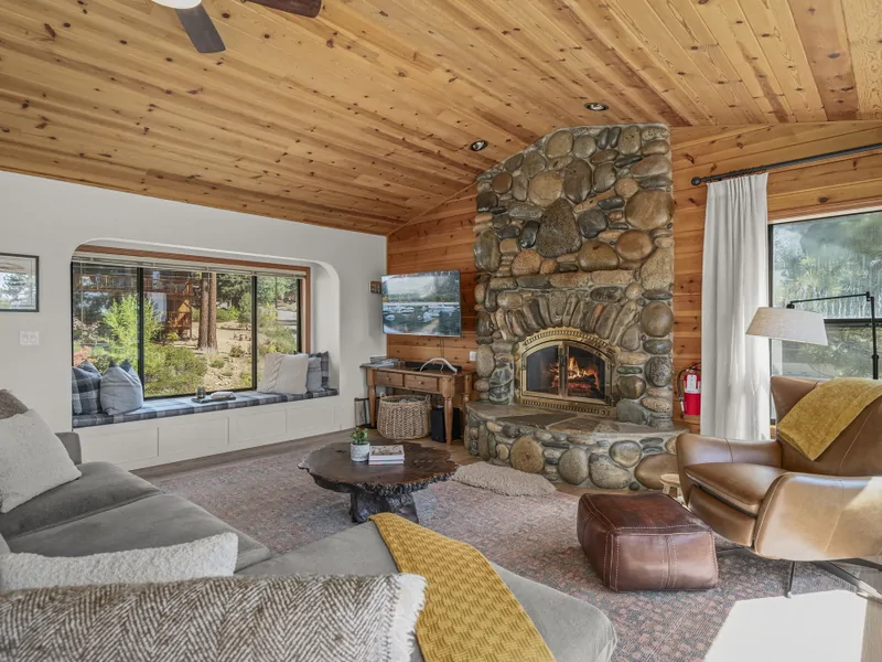 Living Room: Heritage Crest Tahoe