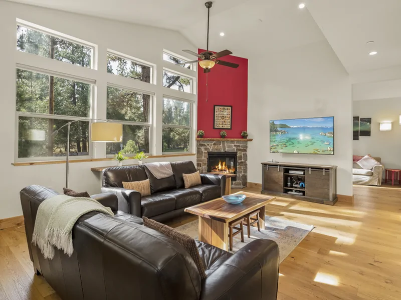 Living Room:  Wolverine Truckee Getaway