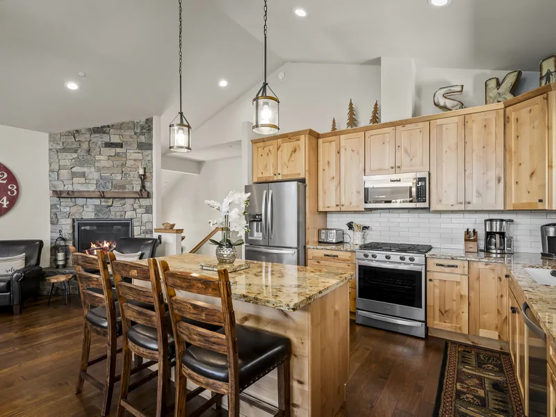 Kitchen:  Mountain View Lodge