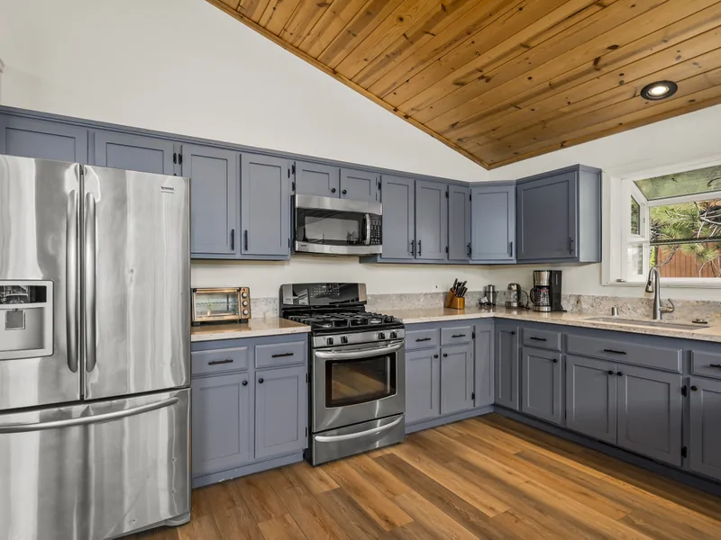 Kitchen: Exquisite Alpine Chalet