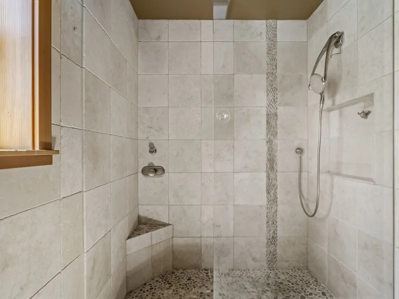 Main Level Shower: Falcon's Eye View Retreat