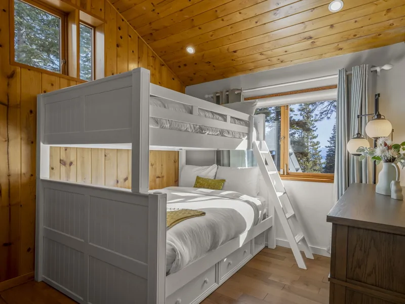 Tahoe Skyline Bunk Bedroom
