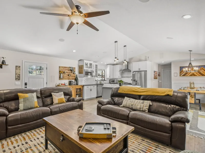 Gateway Getaway Living Room