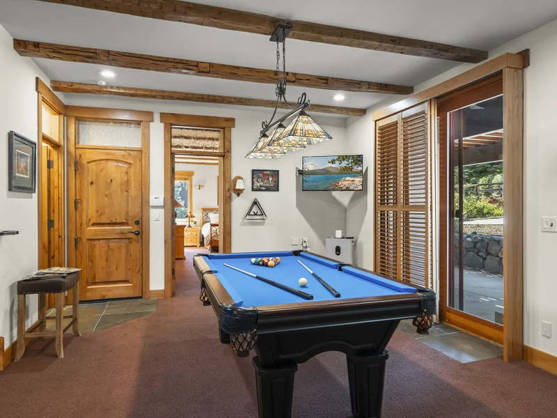 Pool Table on the 1st Floor - Moonridge Lodge