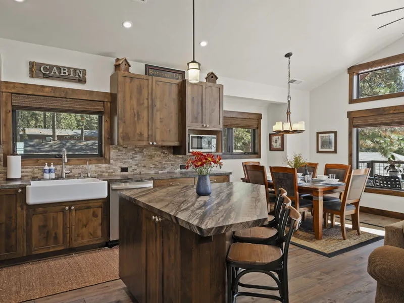 Kitchen Island-Kings Bear Cabin