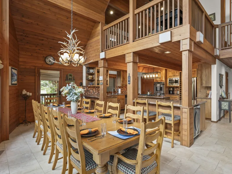 Dining Table for 12 - Donner Lake Vacation Lodge