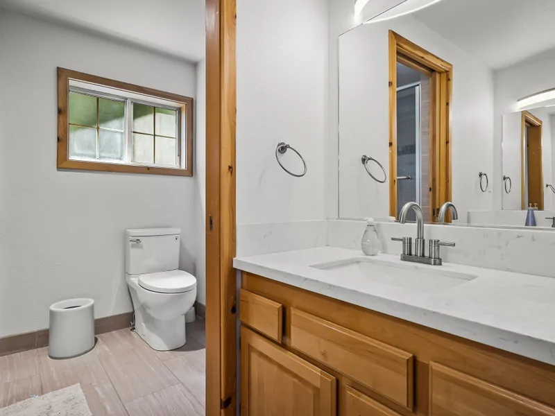 Shared Bathroom: 
Donner Lake Vacation Lodge