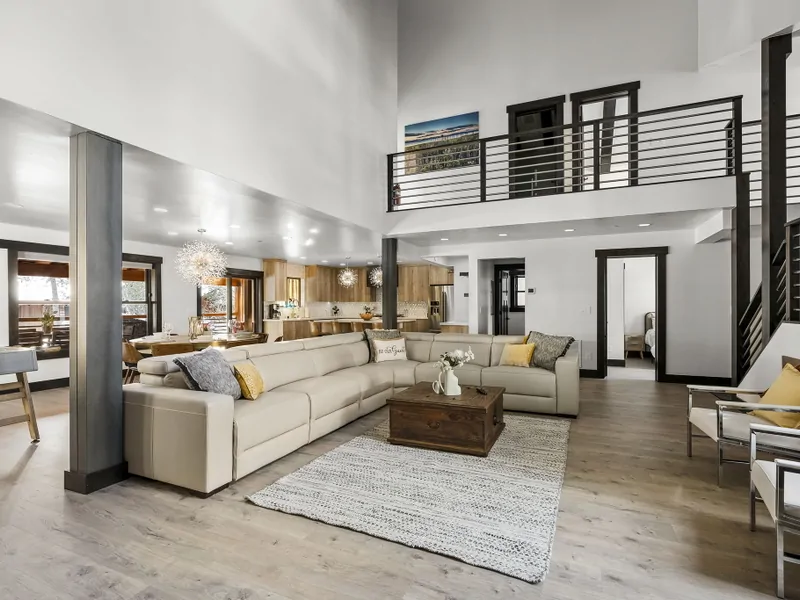 Large Sectional Heart of the Mountain