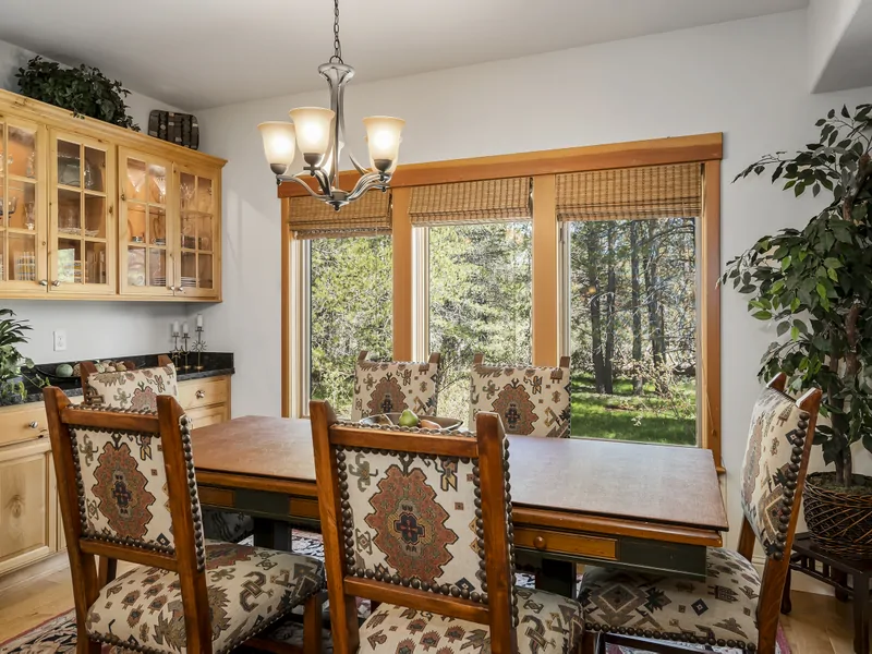 Dining Room Table: Pinyon Creek Upscale Vacation Retreat