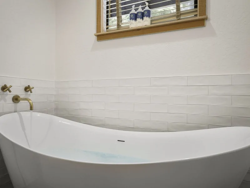Soak-in Tub Tahoe Cabin Haus