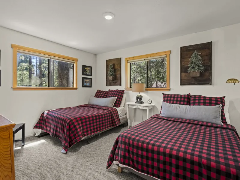 Upstairs Guest Bedroom 2