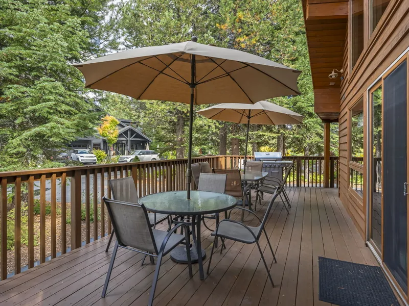 Front Deck- Donner Lake Vacation Lodge