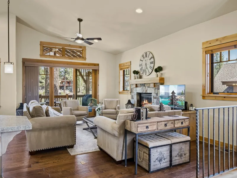 Main Floor: Living Room