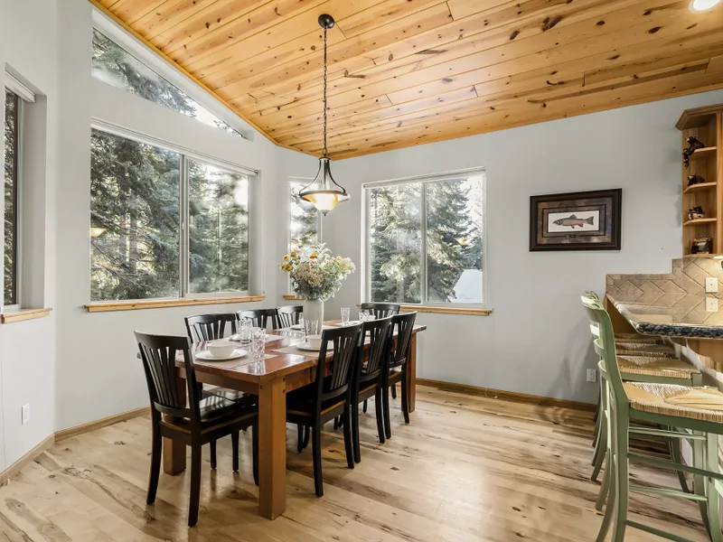 Dining Table:North Lake Tahoe Vacation Lodge