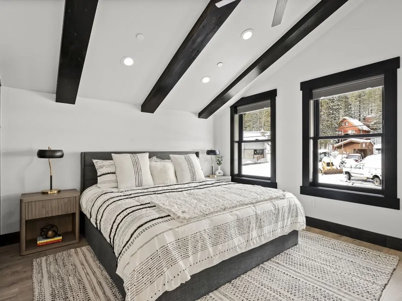 Upstairs Guest Bedroom King, Heart of the Mountain